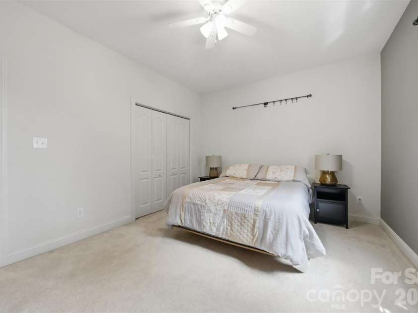4305 Cottingham Drive, Hickory, NC 28602.  MLS# CAR4395524, YatesRealty ID 32759. 