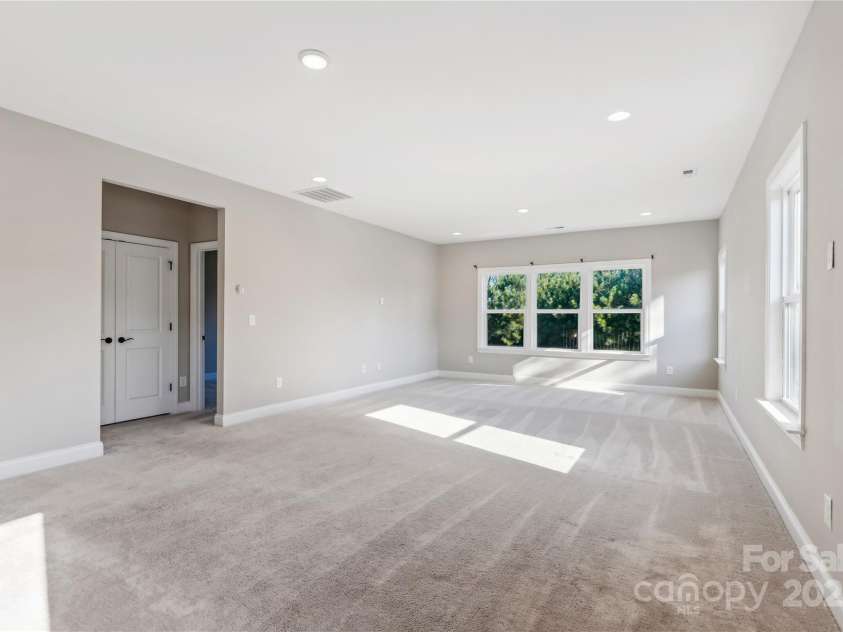 16004 Deer River Road, Charlotte, NC 28278.  MLS# CAR4171564, YatesRealty ID 3276. Digitally StagedUpstairs flex space