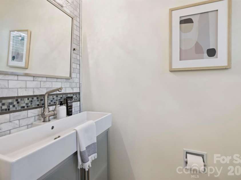 2013 Margate Avenue, Charlotte, NC 28205.  MLS# CAR4350781, YatesRealty ID 3276. 