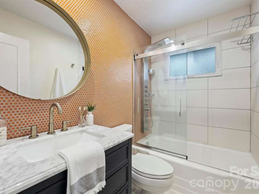 2013 Margate Avenue, Charlotte, NC 28205.  MLS# CAR4350781, YatesRealty ID 3276. 