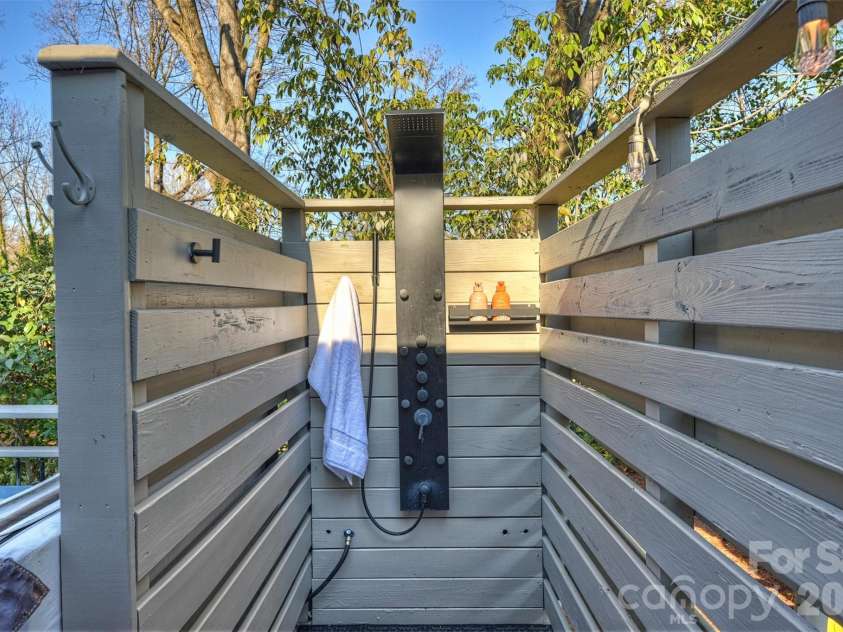 2013 Margate Avenue, Charlotte, NC 28205.  MLS# CAR4350781, YatesRealty ID 3276. 