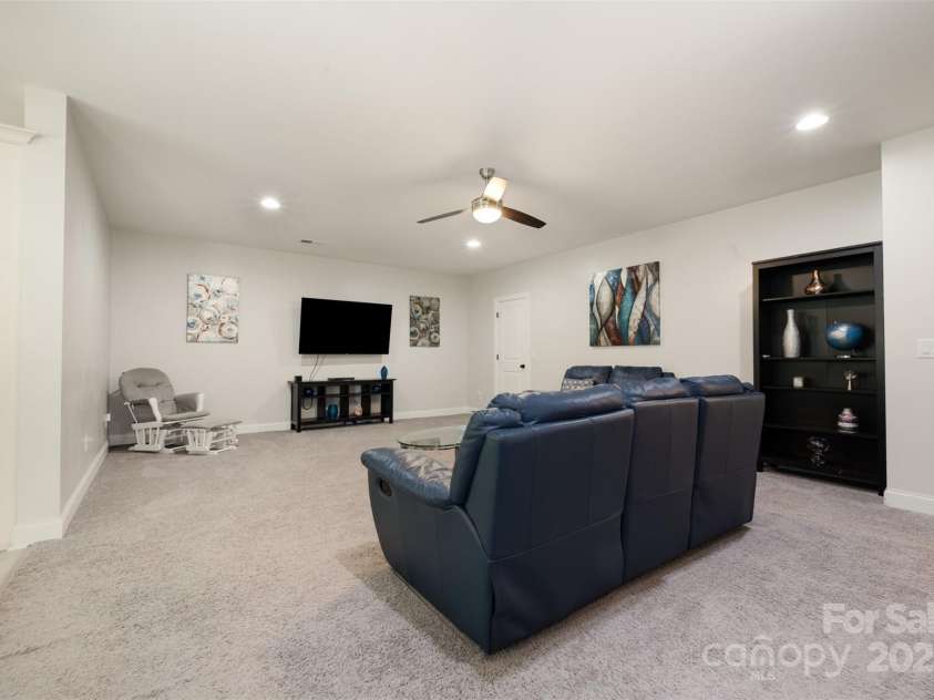 820 Pecan Tree Lane, Fort Mill, SC 29715.  MLS# CAR4286849, YatesRealty ID 3276. 