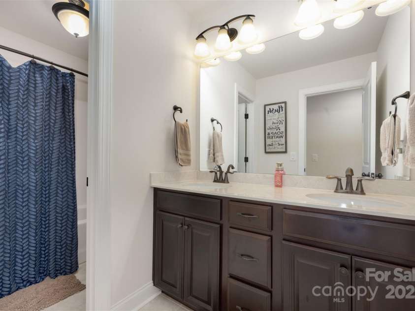 820 Pecan Tree Lane, Fort Mill, SC 29715.  MLS# CAR4286849, YatesRealty ID 3276. 