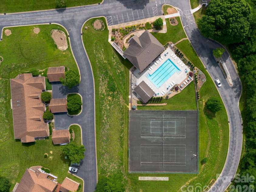 102 Rough Point Court, Asheville, NC 28806.  MLS# CAR4394205, YatesRealty ID 32760. 