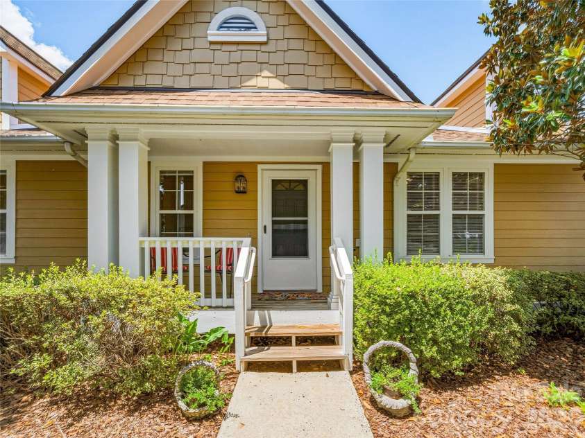 102 Rough Point Court, Asheville, NC 28806.  MLS# CAR4394205, YatesRealty ID 32760. 