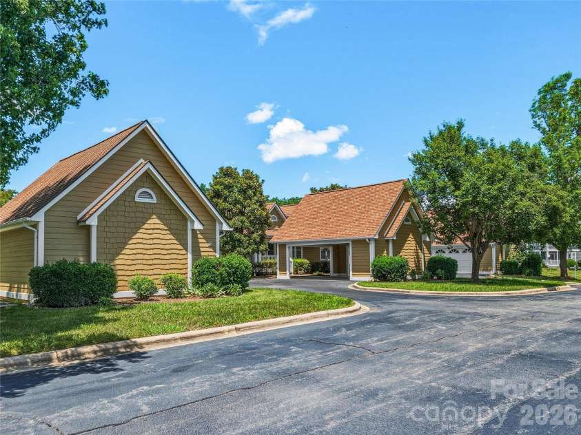 102 Rough Point Court, Asheville, NC 28806.  MLS# CAR4394205, YatesRealty ID 32760. 