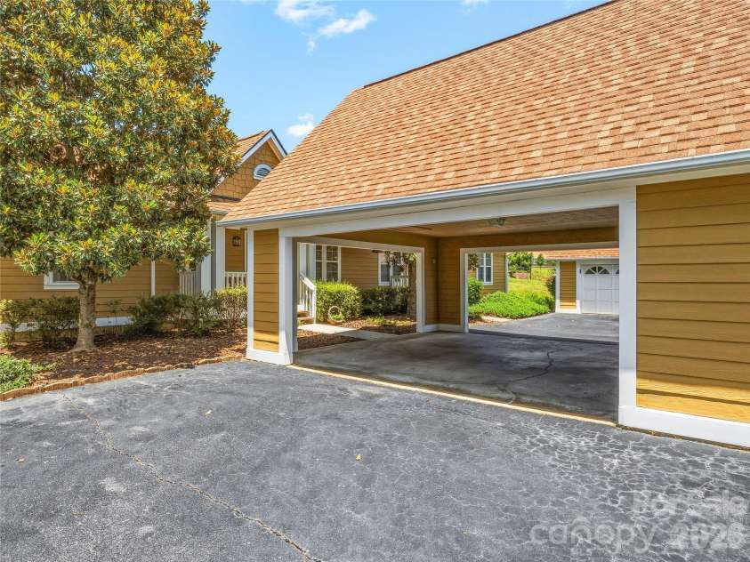 102 Rough Point Court, Asheville, NC 28806.  MLS# CAR4394205, YatesRealty ID 32760. 
