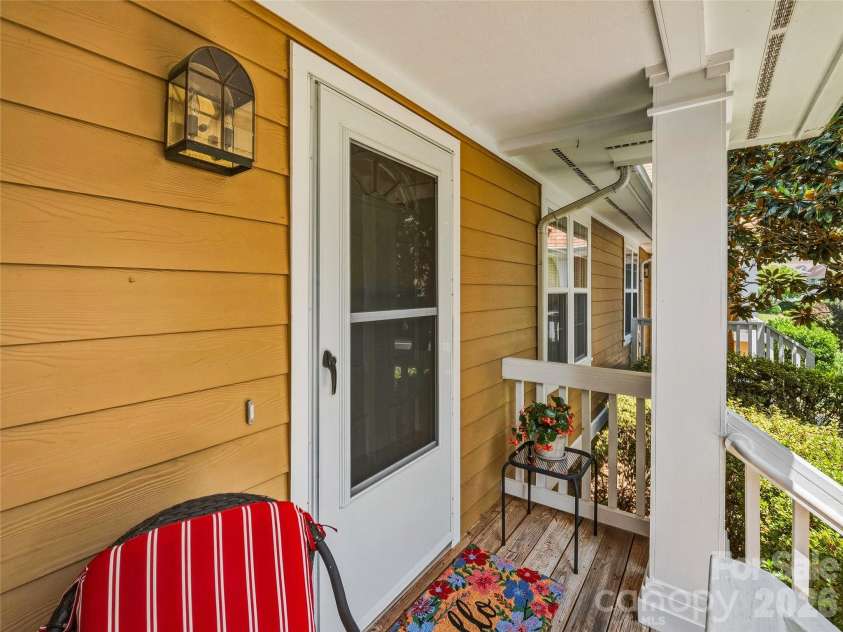 102 Rough Point Court, Asheville, NC 28806.  MLS# CAR4394205, YatesRealty ID 32760. 
