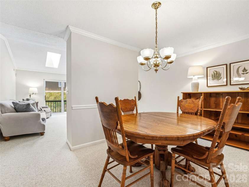 102 Rough Point Court, Asheville, NC 28806.  MLS# CAR4394205, YatesRealty ID 32760. 