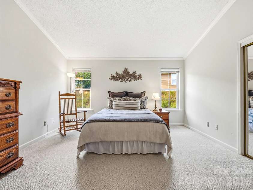 102 Rough Point Court, Asheville, NC 28806.  MLS# CAR4394205, YatesRealty ID 32760. 