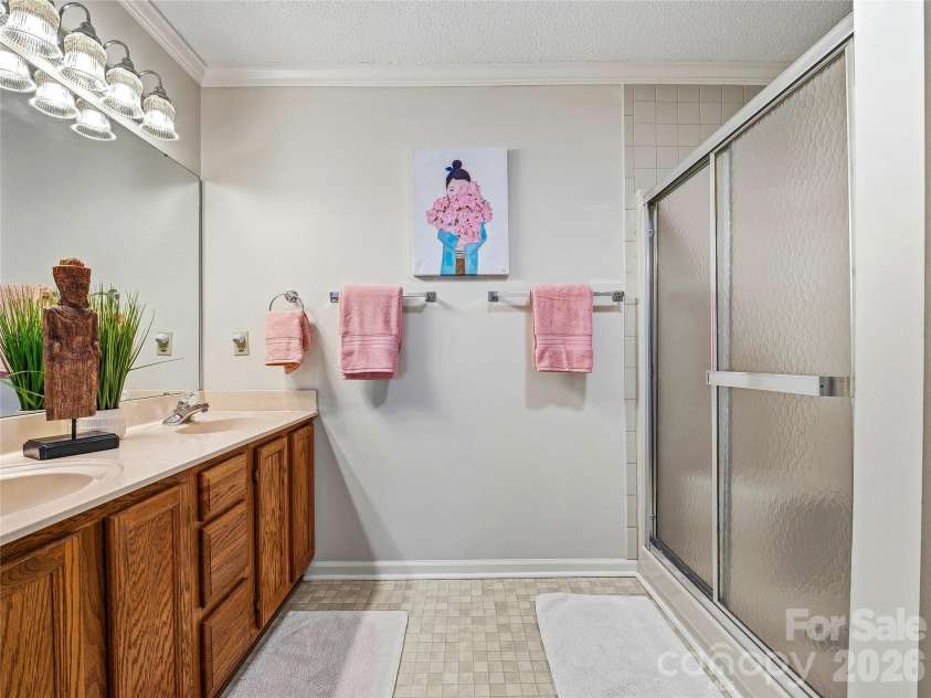 102 Rough Point Court, Asheville, NC 28806.  MLS# CAR4394205, YatesRealty ID 32760. 