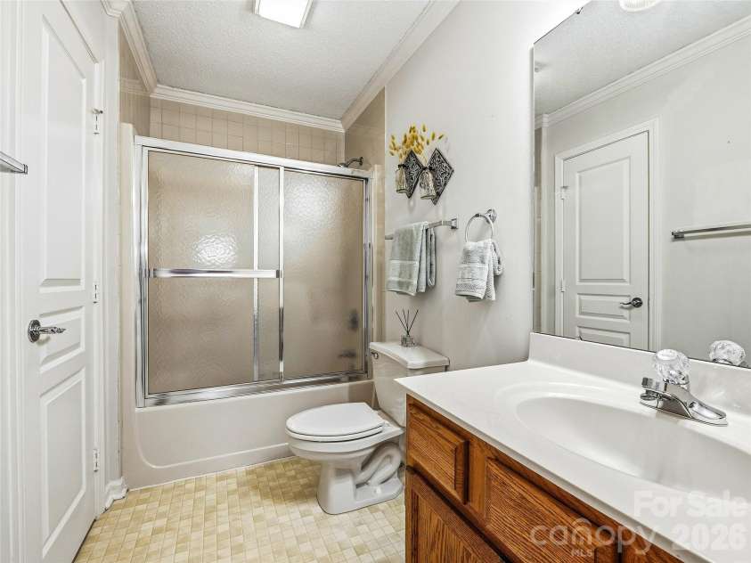 102 Rough Point Court, Asheville, NC 28806.  MLS# CAR4394205, YatesRealty ID 32760. 