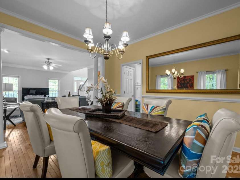 42 Surrey Run, Asheville, NC 28803.  MLS# CAR4285400, YatesRealty ID 32760. 