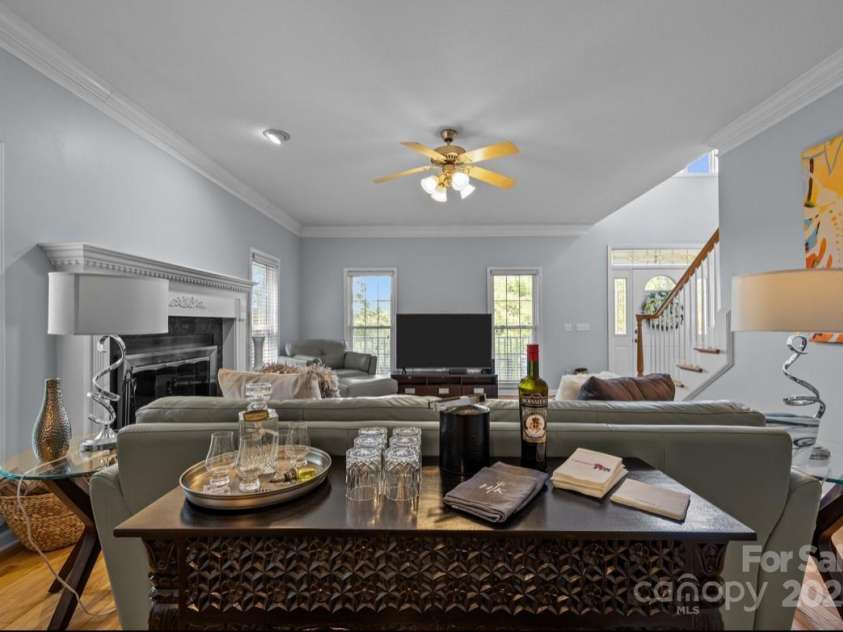 42 Surrey Run, Asheville, NC 28803.  MLS# CAR4285400, YatesRealty ID 32760. 