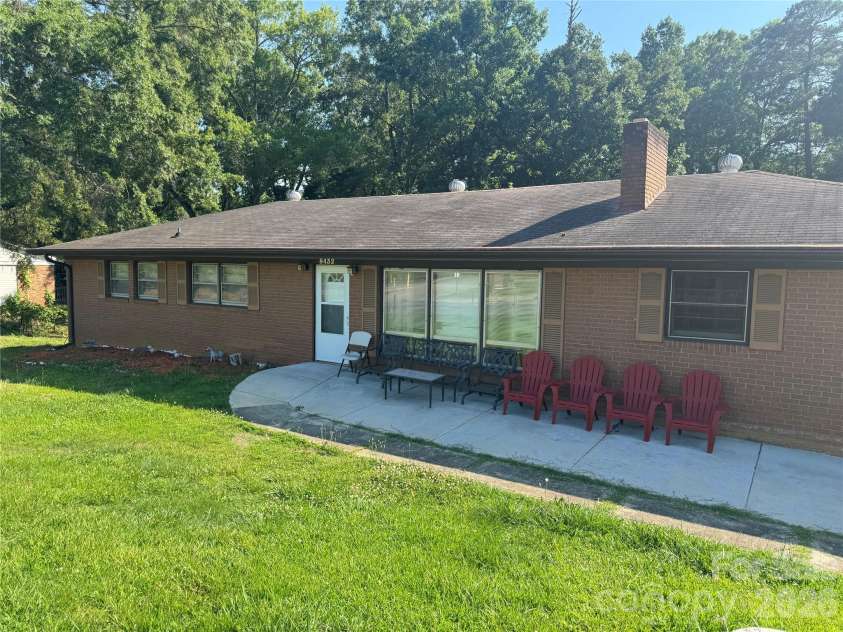 8432 Idlewild Road, Charlotte, NC 28227.  MLS# CAR4395310, YatesRealty ID 32761. 