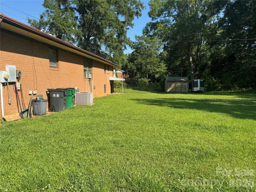 8432 Idlewild Road, Charlotte, NC 28227.  MLS# CAR4395310, YatesRealty ID 32761. 