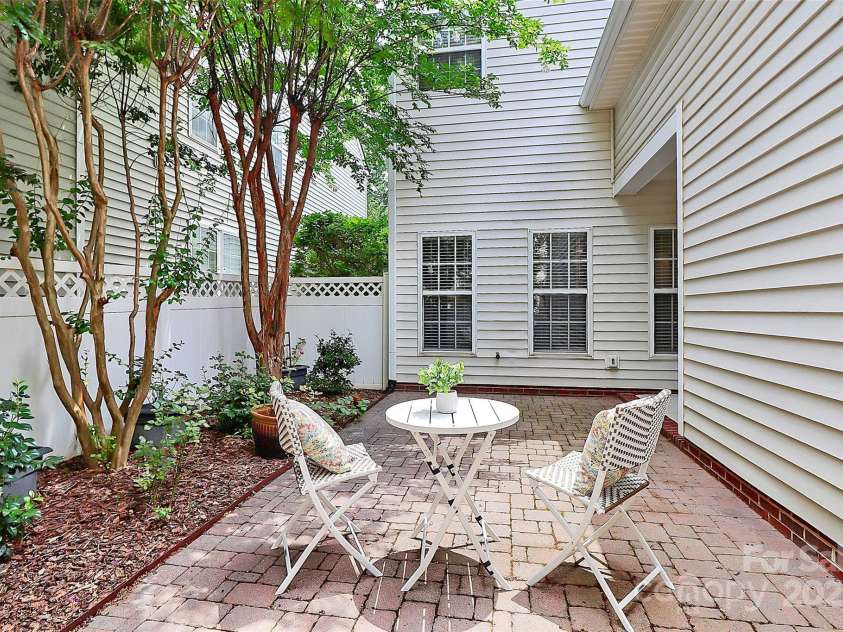 11616 Kingsley View Drive, Charlotte, NC 28277.  MLS# CAR4284494, YatesRealty ID 32762. Backyard with paver patio, private