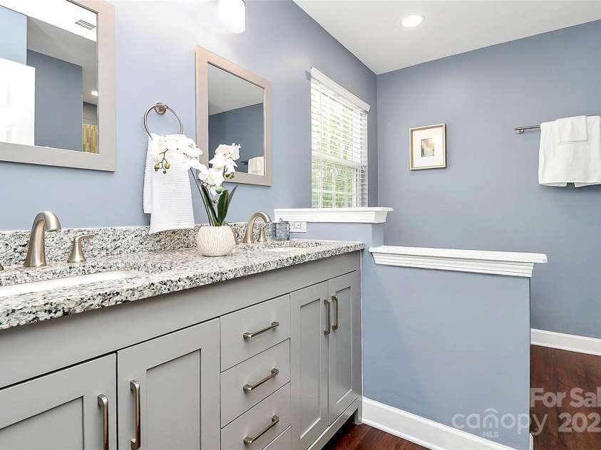 11616 Kingsley View Drive, Charlotte, NC 28277.  MLS# CAR4284494, YatesRealty ID 32762. Double vanity in primary