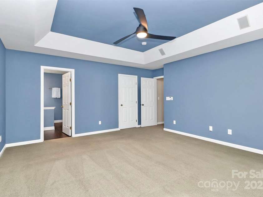 11616 Kingsley View Drive, Charlotte, NC 28277.  MLS# CAR4284494, YatesRealty ID 32762. Double walk in closets