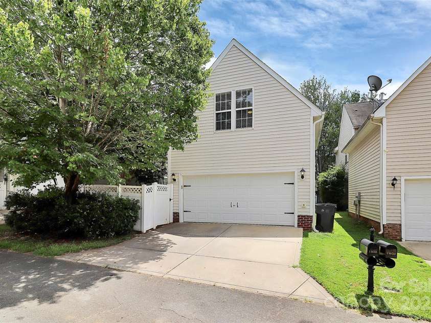 11616 Kingsley View Drive, Charlotte, NC 28277.  MLS# CAR4284494, YatesRealty ID 32762. Garage entry on the back of the home
