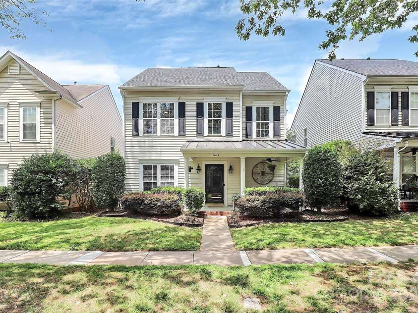11616 Kingsley View Drive, Charlotte, NC 28277.  MLS# CAR4284494, YatesRealty ID 32762. Welcome home!