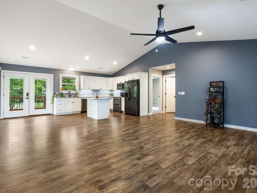 923 Newfound Road, Leicester, NC 28748.  MLS# CAR4387282, YatesRealty ID 32762. 