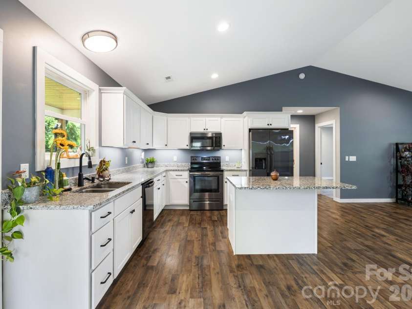 923 Newfound Road, Leicester, NC 28748.  MLS# CAR4387282, YatesRealty ID 32762. 