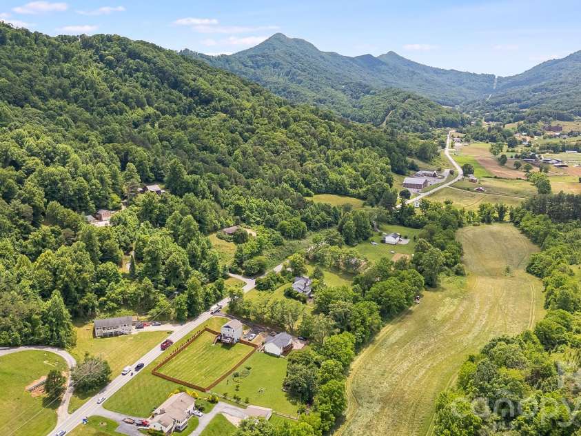 923 Newfound Road, Leicester, NC 28748.  MLS# CAR4387282, YatesRealty ID 32762. 