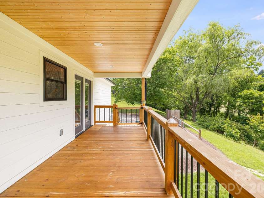 923 Newfound Road, Leicester, NC 28748.  MLS# CAR4387282, YatesRealty ID 32762. 