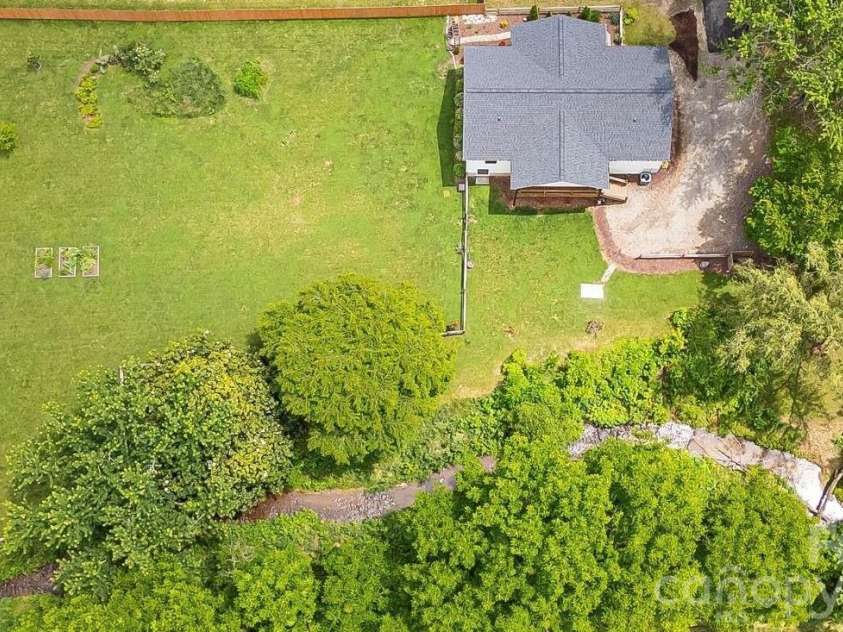 923 Newfound Road, Leicester, NC 28748.  MLS# CAR4387282, YatesRealty ID 32762. 