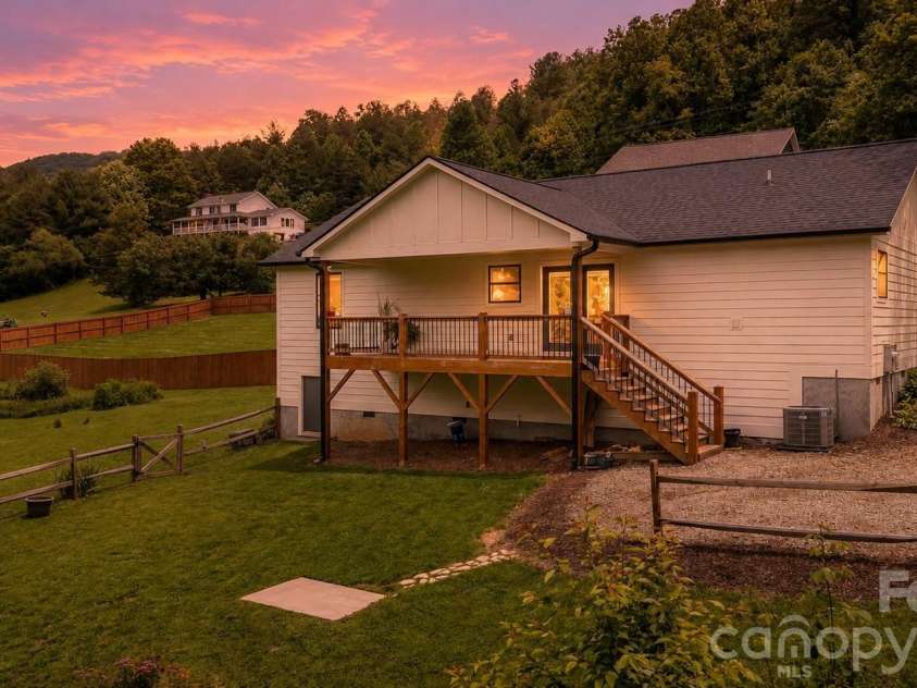 923 Newfound Road, Leicester, NC 28748.  MLS# CAR4387282, YatesRealty ID 32762. 