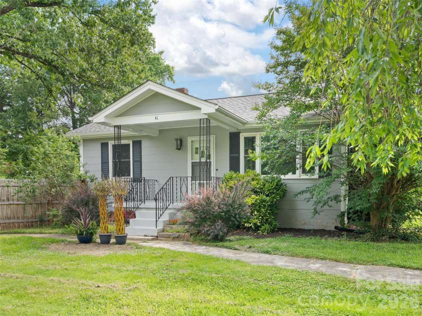 41 Cedar Street, Asheville, NC 28803.  MLS# CAR4385604, YatesRealty ID 32763. 