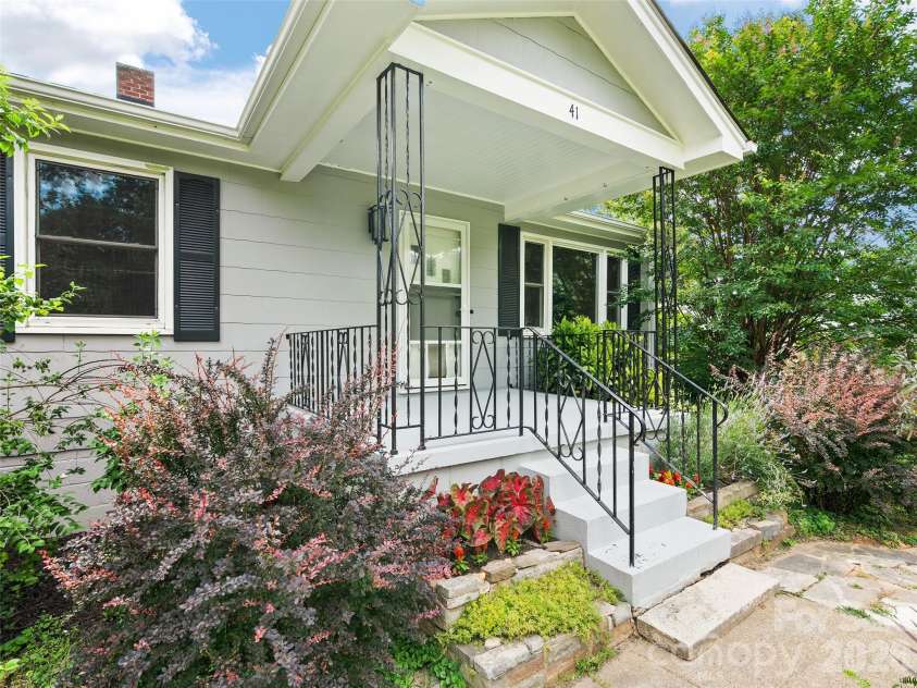 41 Cedar Street, Asheville, NC 28803.  MLS# CAR4385604, YatesRealty ID 32763. 