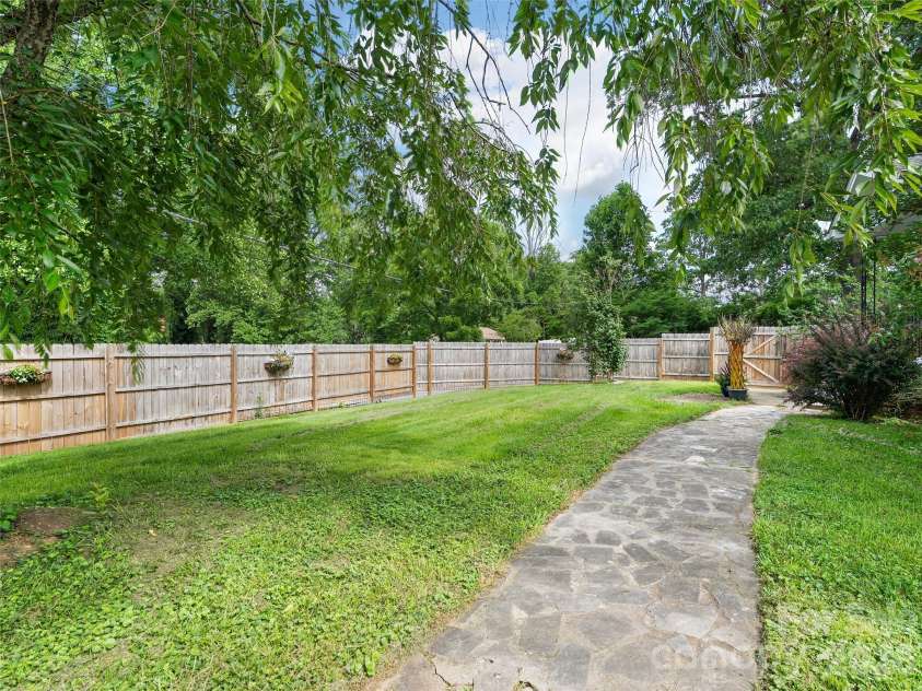 41 Cedar Street, Asheville, NC 28803.  MLS# CAR4385604, YatesRealty ID 32763. 