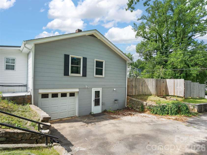41 Cedar Street, Asheville, NC 28803.  MLS# CAR4385604, YatesRealty ID 32763. 