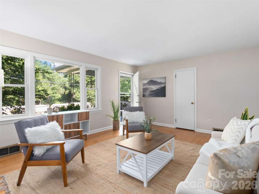 41 Cedar Street, Asheville, NC 28803.  MLS# CAR4385604, YatesRealty ID 32763. 