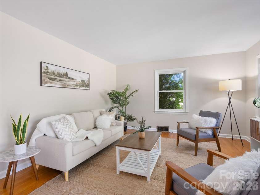 41 Cedar Street, Asheville, NC 28803.  MLS# CAR4385604, YatesRealty ID 32763. 