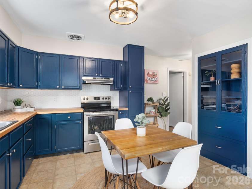 41 Cedar Street, Asheville, NC 28803.  MLS# CAR4385604, YatesRealty ID 32763. 