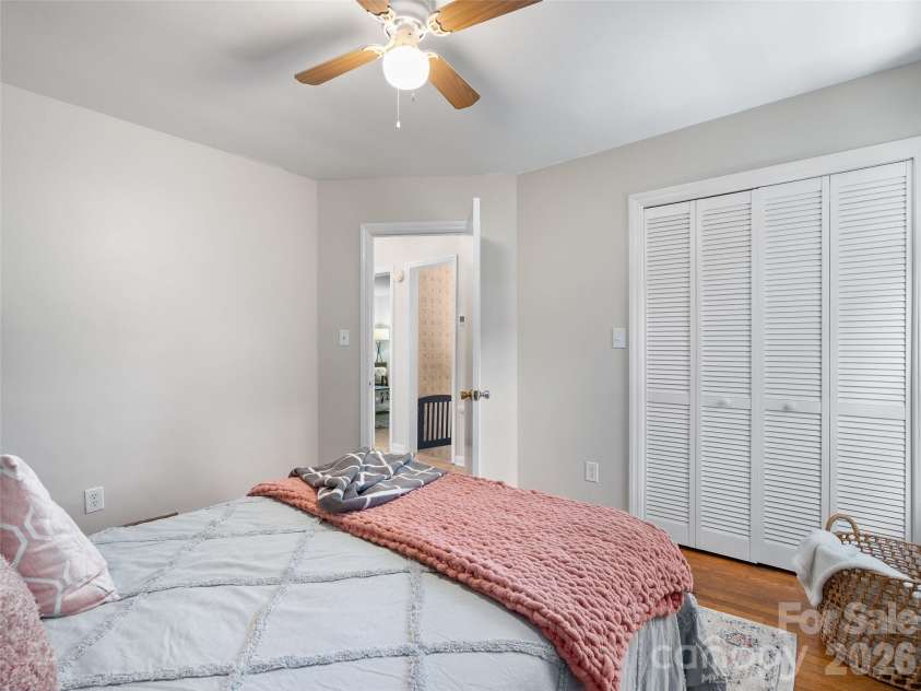 41 Cedar Street, Asheville, NC 28803.  MLS# CAR4385604, YatesRealty ID 32763. 