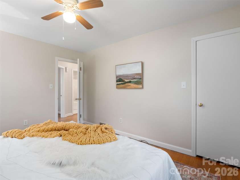 41 Cedar Street, Asheville, NC 28803.  MLS# CAR4385604, YatesRealty ID 32763. 
