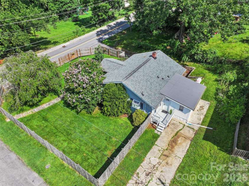 41 Cedar Street, Asheville, NC 28803.  MLS# CAR4385604, YatesRealty ID 32763. 