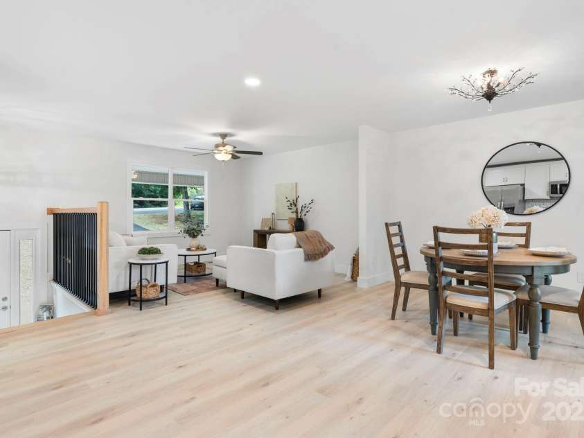 5626 Mountainside Court, Hickory, NC 28601.  MLS# CAR4287727, YatesRealty ID 32763. 