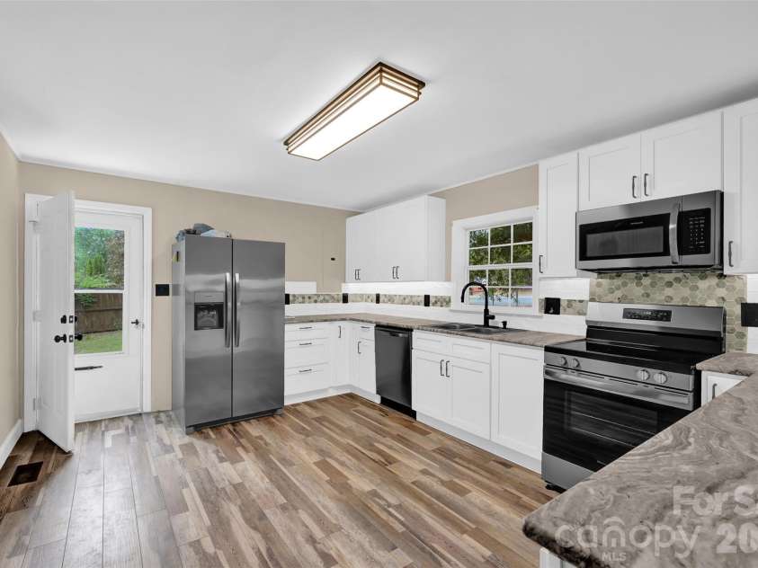 4507 US Highway 64 Highway, Mocksville, NC 27028.  MLS# CAR4394320, YatesRealty ID 32765. 