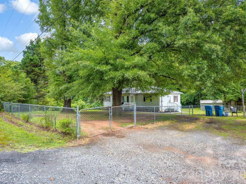 4507 US Highway 64 Highway, Mocksville, NC 27028.  MLS# CAR4394320, YatesRealty ID 32765. 