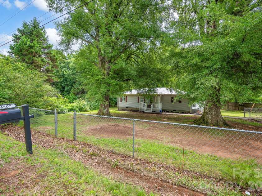 4507 US Highway 64 Highway, Mocksville, NC 27028.  MLS# CAR4394320, YatesRealty ID 32765. 