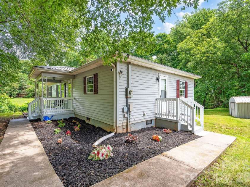 4507 US Highway 64 Highway, Mocksville, NC 27028.  MLS# CAR4394320, YatesRealty ID 32765. 
