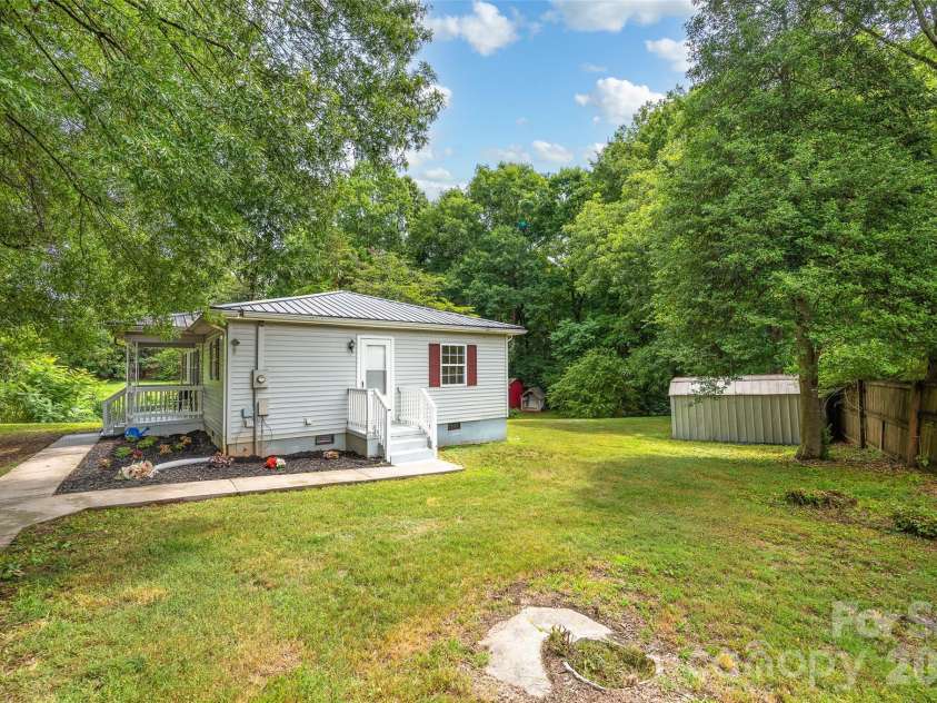 4507 US Highway 64 Highway, Mocksville, NC 27028.  MLS# CAR4394320, YatesRealty ID 32765. 