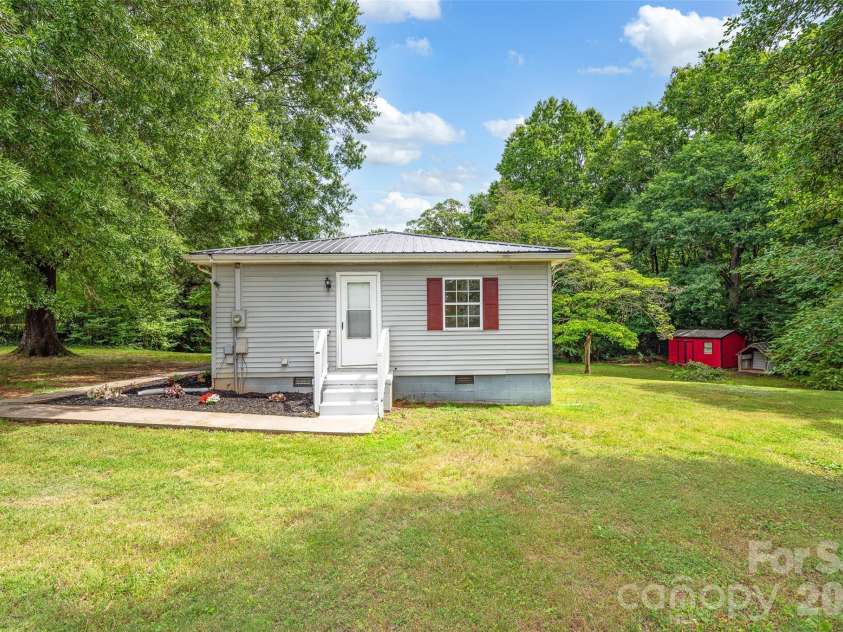 4507 US Highway 64 Highway, Mocksville, NC 27028.  MLS# CAR4394320, YatesRealty ID 32765. 