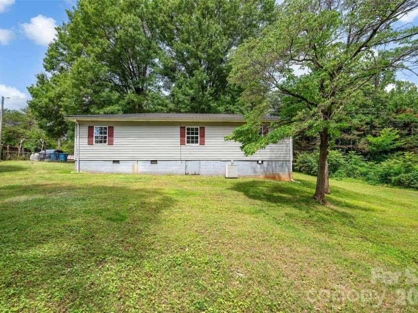 4507 US Highway 64 Highway, Mocksville, NC 27028.  MLS# CAR4394320, YatesRealty ID 32765. 