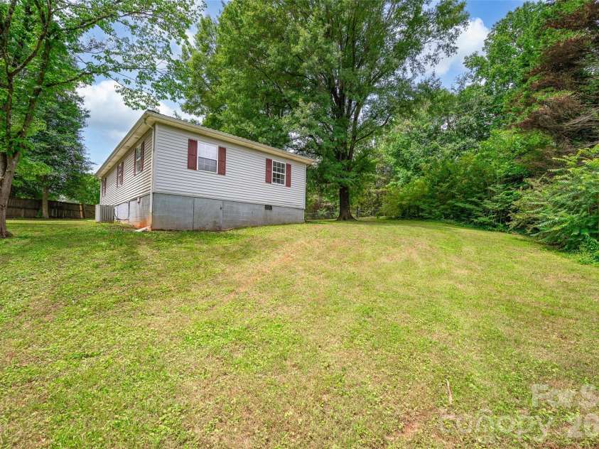 4507 US Highway 64 Highway, Mocksville, NC 27028.  MLS# CAR4394320, YatesRealty ID 32765. 